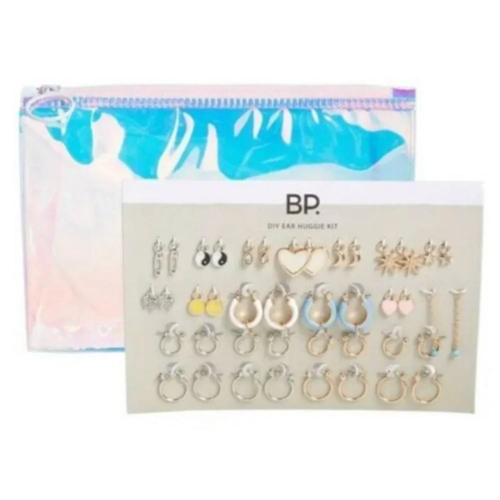 NWT Nordstrom DIY Huggie Earrings Kit with Bag 10 Pair Zipper Case New Snap Post - Picture 8 of 8